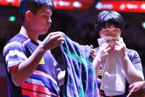 爱游戏 巡光歌词完整版 